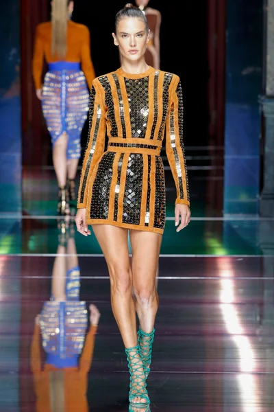 Look 11